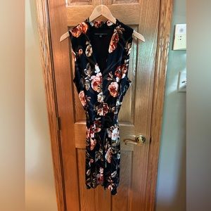 White House Black Market Sleeveless Dress in Large